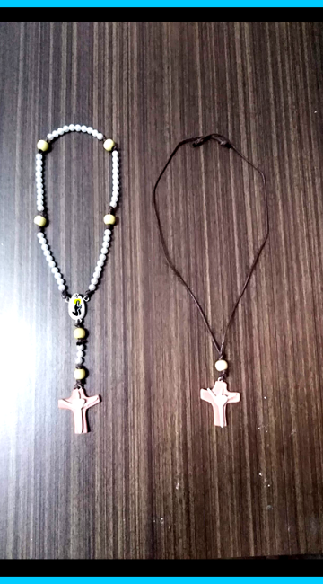 Rosari e collane Croce